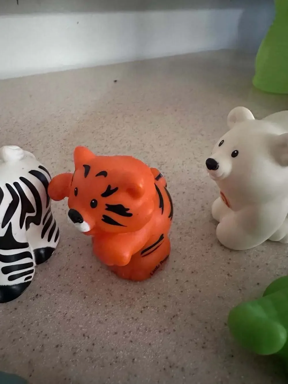 Fisher-Price Little People A to Z Zoo Alphabet Animal Figure Lot of 5
